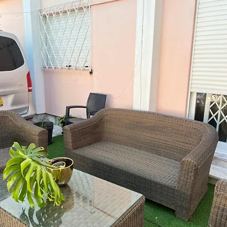 Pink House - * Lissabon