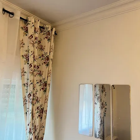 Pink House - Bed & Breakfast
