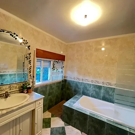 Pink House - Bed & Breakfast Lisbon