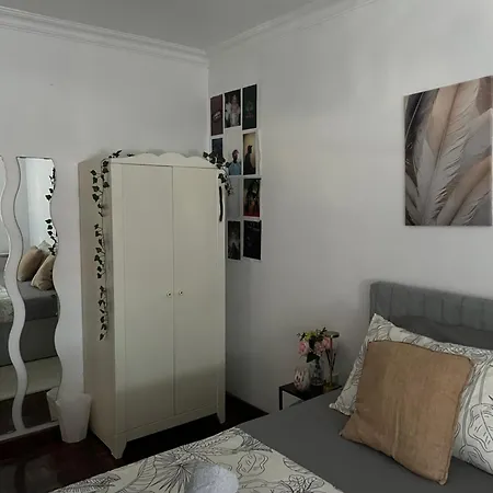 Pink House - * Lissabon