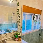 Pink House - 住宿加早餐酒店 *